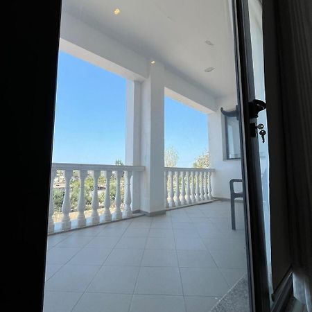 Icon Hotel Vlore Exterior photo