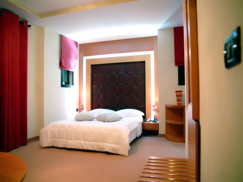 Icon Hotel Vlore Exterior photo