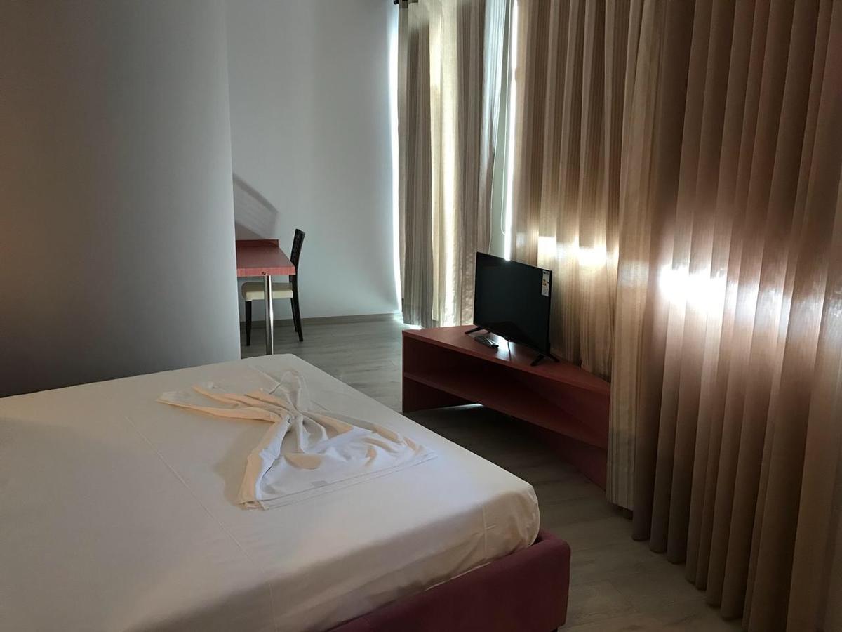Icon Hotel Vlore Exterior photo