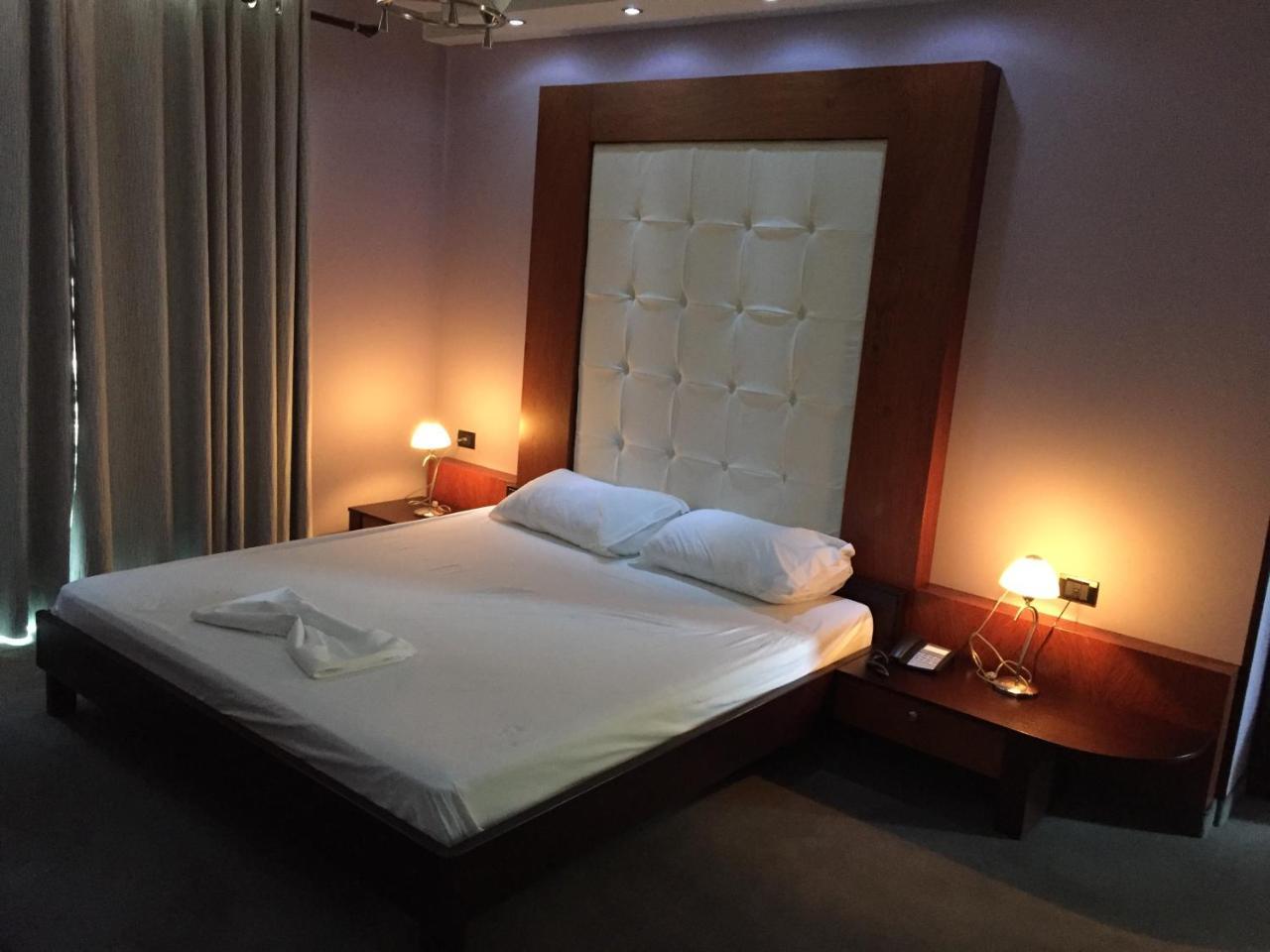 Icon Hotel Vlore Exterior photo
