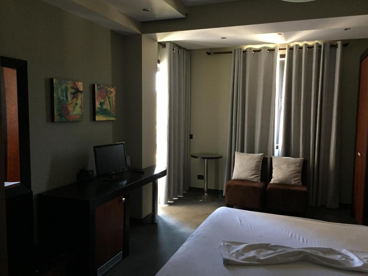 Icon Hotel Vlore Exterior photo